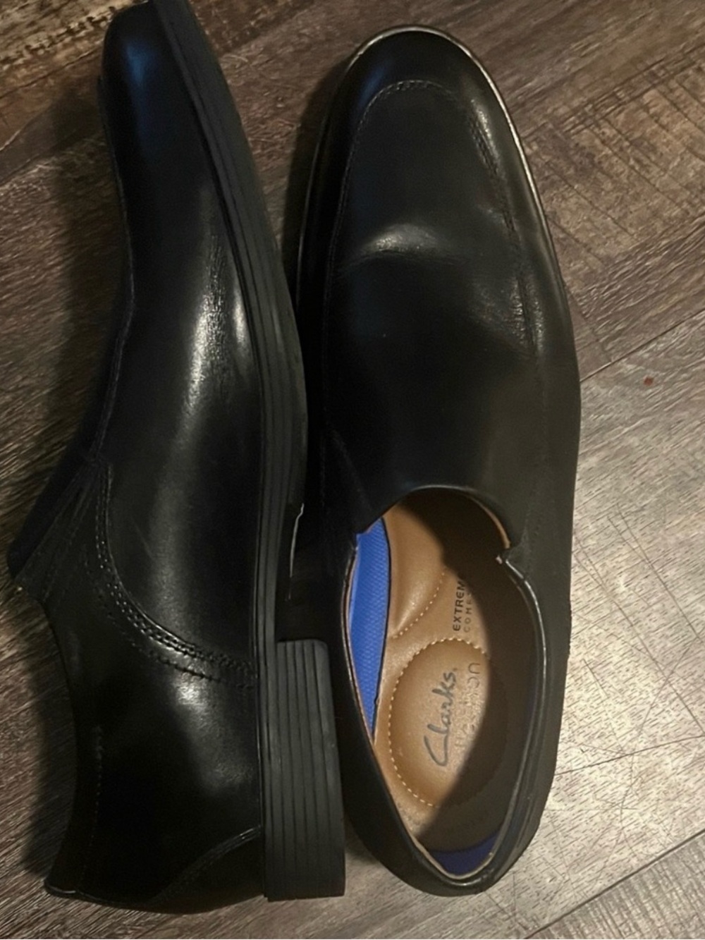Clarks Men Black Leather Slip-On Loafers - Picture 2 of 2